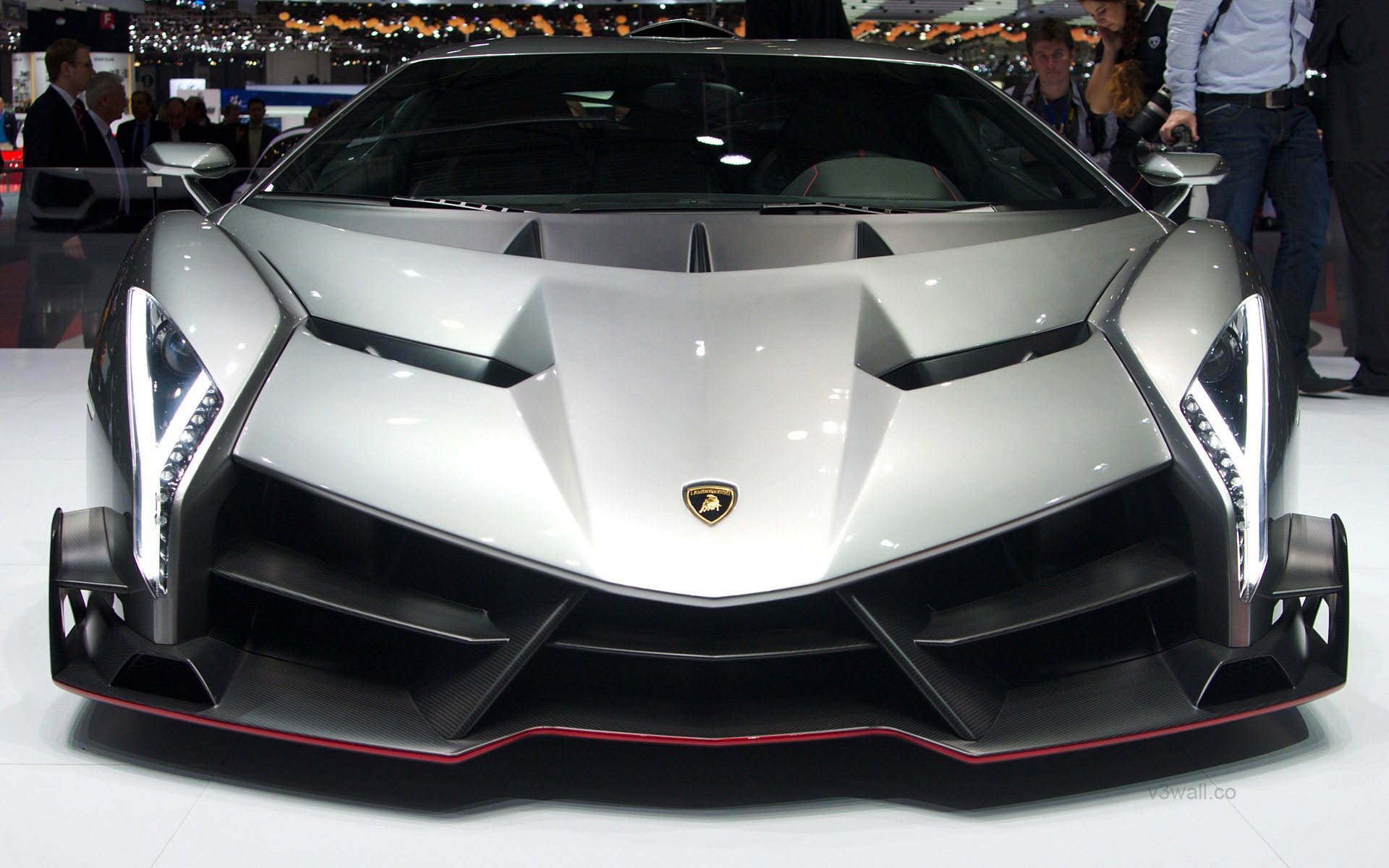 Lamborghini Veneno спереди